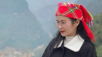 Chuyện xúc động đằng sau video cô giáo xinh đẹp bật khóc gây sốt mạng