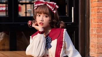 Lạc vào xứ sở ngọt ngào với phong cách Lolita