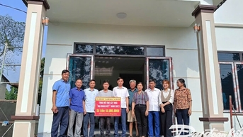 ថៃ ង្វៀន មាន​ស្រុក​ដំបូង​គេ​ដែល​បញ្ចប់​ការ​លុប​បំបាត់​ផ្ទះ​បណ្ដោះ​អាសន្ន និង​ខូច​ខាត។