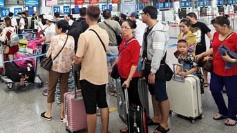 Giá vé máy bay dịp lễ 30-4 và 1-5 tăng cao