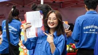 Báo chí có mất ngôi đầu bảng?