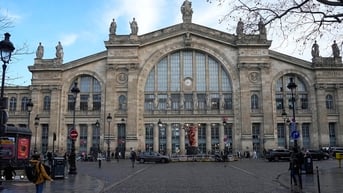 Nhà ga đông đúc nhất Paris tê liệt vì phát hiện bom thời Thế chiến 2