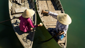 Hình ảnh nón lá và Phụ nữ Việt Nam