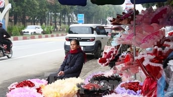 Hoa, quà tặng ngóng khách trong ngày dành cho “một nửa thế giới”