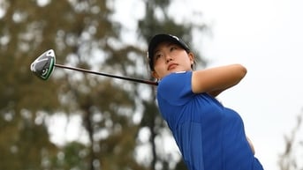 Ngắm những bóng hồng vút gậy tranh tài trên sân gôn miền Trung