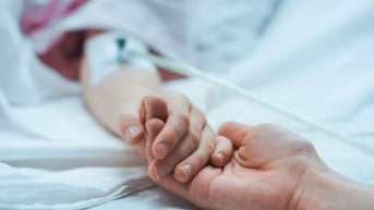Trẻ nhỏ cũng có nguy cơ đột quỵ; Áp lực học tập có thể gây gây thủng dạ dày ở giới trẻ