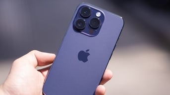 Giá iPhone 14 tháng 4/2025 giảm sâu chưa từng có