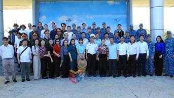 Giao nhiệm vụ cho Đoàn công tác số 09 đi thăm quần đảo Trường Sa và nhà giàn DKI
