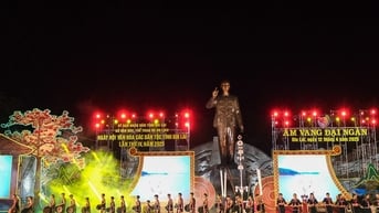 Rực rỡ sắc màu văn hóa trong đêm hội “Âm vang đại ngàn”