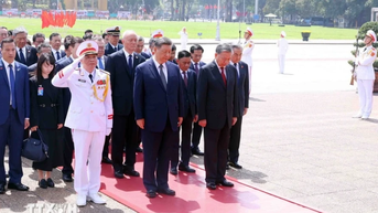 Tổng Bí thư, Chủ tịch nước Trung Quốc đặt vòng hoa và vào Lăng viếng Chủ tịch Hồ Chí Minh