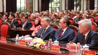 Tổng Bí thư gặp mặt cán bộ lão thành cách mạng, người có công