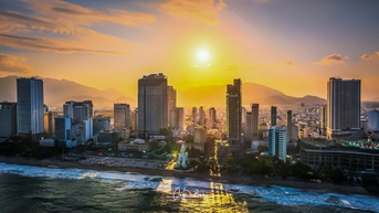 Nắng vàng trên phố biển Nha Trang