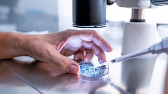 AI giúp phụ nữ hiếm muộn có thể mang thai