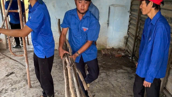  Chàng trai chuyên sửa nhà cho người dân