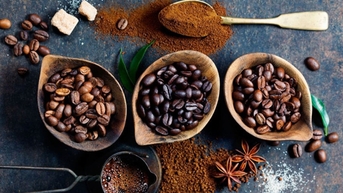 Giá cà phê và hồ tiêu đồng loạt tăng vì cuộc chiến thuế quan Mỹ Trung