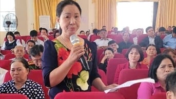 Các đồng chí Thường trực Tỉnh ủy Hải Dương tiếp xúc, đối thoại với cán bộ, hội viên, phụ nữ trên địa bàn tỉnh