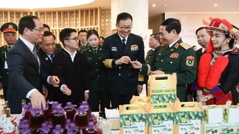 Đại tướng Phan Văn Giang mời Bộ trưởng Quốc phòng Trung Quốc dự kỷ niệm 30/4