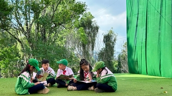 Hơn 200 học sinh tham gia đọc sách tại Không gian Thư viện xanh - Con đường sách