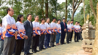 Đoàn công tác thành phố Hồ Chí Minh dâng hương tại Khu di tích Quốc gia đặc biệt Tân Trào