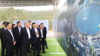 Phó Thủ tướng Thường trực Nguyễn Hòa Bình khảo sát công tác triển khai một số dự án trên địa bàn tỉnh