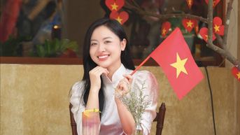Quán cà phê đón hàng nghìn khách check in 30.4 miễn phí với áo dài, cổ phục
