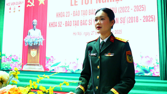 Nữ thủ khoa được phong quân hàm Thượng úy