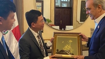 Phó TGĐ Tập đoàn Đào Xuân Vũ làm việc với Tổng thống Dominicana