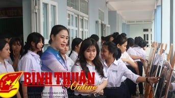 Triển lãm ảnh chuyên đề về Chủ tịch Hồ Chí Minh tại trường học