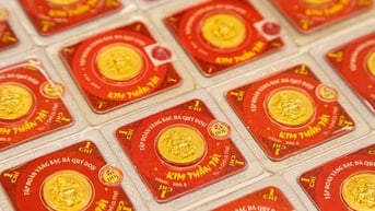 Giá vàng thế giới giảm, trong nước tăng mạnh