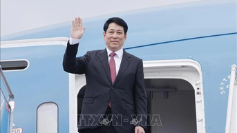 Chủ tịch nước Lương Cường lên đường thăm cấp Nhà nước đến Lào