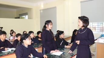Truyền niềm đam mê tiếng Tày cho học sinh vùng cao
