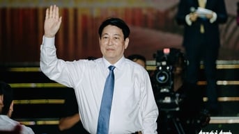 Chủ tịch nước, Thủ tướng, Chủ tịch Quốc hội dự cầu truyền hình Vang mãi khúc khải hoàn