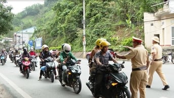 Siết chặt tuần tra kiểm soát an toàn giao thông dịp nghỉ lễ 30/4-1/5