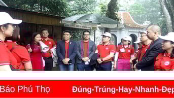 Những “sứ giả văn hóa” ở Đền Hùng