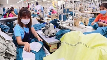 Tổng thống Trump đánh thuế 46%, "chặn cửa" hàng Việt vào Mỹ