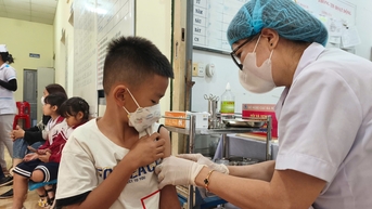 Tỷ lệ tiêm vắc xin phòng bệnh Sởi trên địa bàn đạt 97,1%