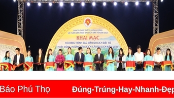 Khai mạc chương trình Sắc màu Du lịch Đất Tổ