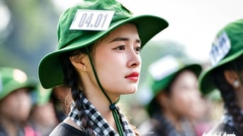 Giọt mồ hôi và nụ cười của những bóng hồng thao dượt diễu binh 50 năm thống nhất đất nước