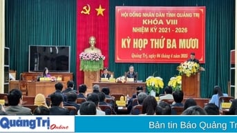Thông qua 14 nghị quyết 