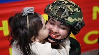 Hơn 3.000 quân nhân và dân quân bắt đầu vào Nam hợp luyện diễu binh, diễu hành