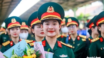 Nồng nhiệt đón chào những bóng hồng diễu binh, diễu hành đến Biên Hòa