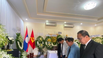 Bí thư Tỉnh ủy Lương Nguyễn Minh Triết viếng cố Chủ tịch nước Lào