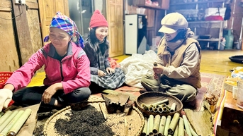Vi Xuyen은 관광과 관련된 유산 가치를 홍보합니다.