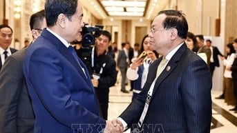 Chủ tịch Quốc hội Trần Thanh Mẫn tiếp Chủ nhiệm Ủy ban Đối ngoại Quốc hội Lào