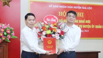 Người nghỉ hưu trước tuổi không phải làm thêm thủ tục nhận hỗ trợ