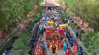 TP Hồ Chí Minh dâng lễ Quốc Tổ Hùng Vương và dâng hoa Đức Lễ Thành hầu Nguyễn Hữu Cảnh