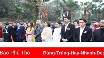 Đoàn kiều bào tại Nhật Bản dâng hương tưởng niệm các Vua Hùng