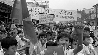 Đoàn kết vì một Việt Nam hòa bình, độc lập, thống nhất 