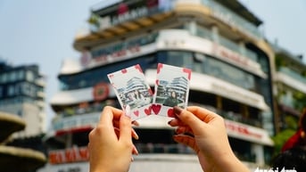 Trend check-in Hàm cá mập chưa hết hot, ngưng mưa lại thi nhau chụp hình