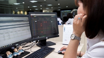 Thị trường chứng khoán tiếp tục giảm sâu, VN-Index mất hơn 67 điểm